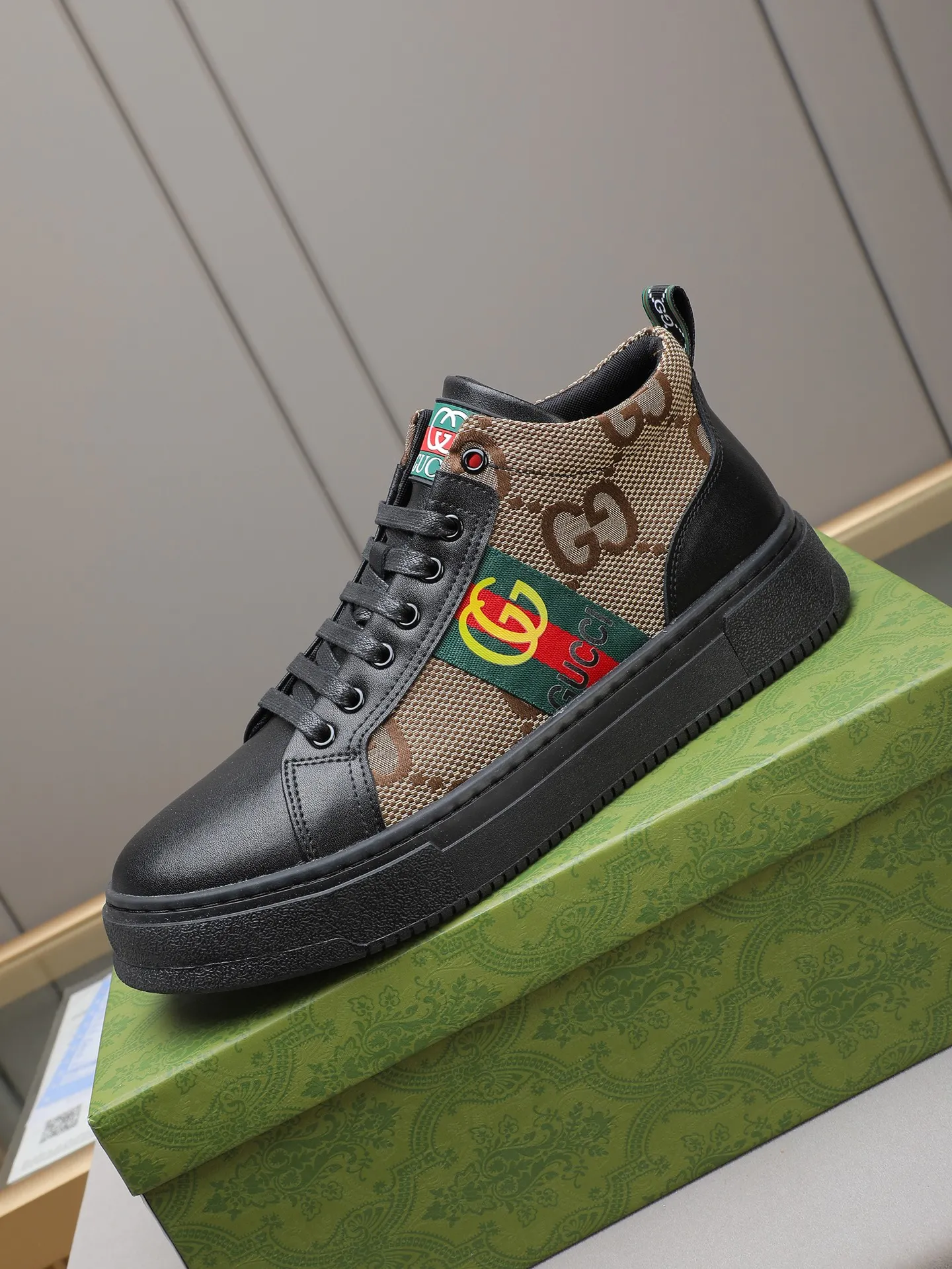 💶PP420 [GUCCI] Men’s classic Gucci high-top casual shoes. The uppers are made of imported cowhide from Italy and mesh lining. They are fine in workmanship and high-end. Has a fashionable and exemplary look. Original rubber wear-resistant and anti-slip outsole. Code number: 38-45 (45 is customized)